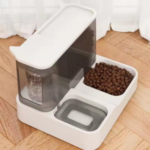 Feeder with separation for food and water for Pets