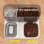 Feeder with separation for food and water for Pets